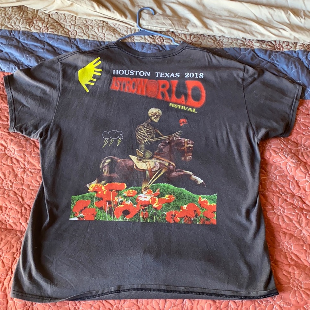 Official Astroworld 2018 festival merch XL tee
